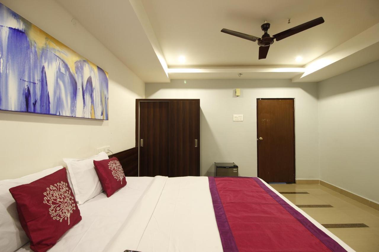Nova Pride Hotel Hyderabad Exterior foto