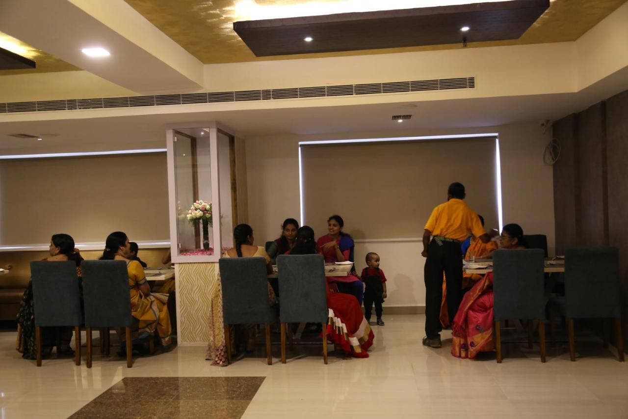 Nova Pride Hotel Hyderabad Exterior foto